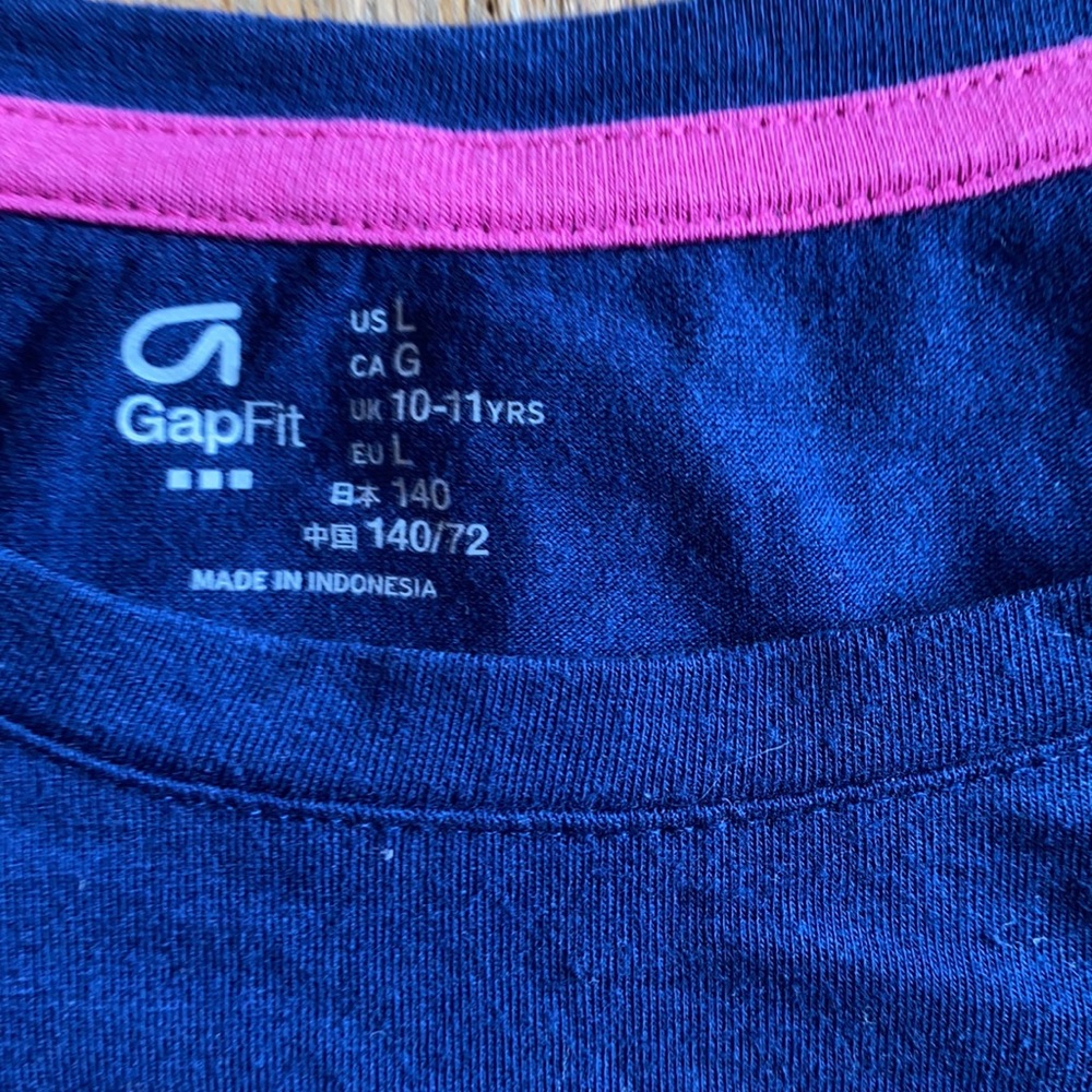Gap - Picture 2 of 4